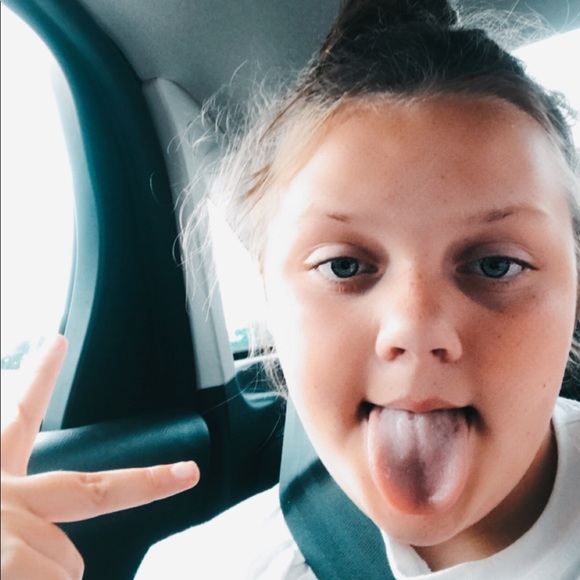 Meet your Posher, Ava - Picture 1 of 1